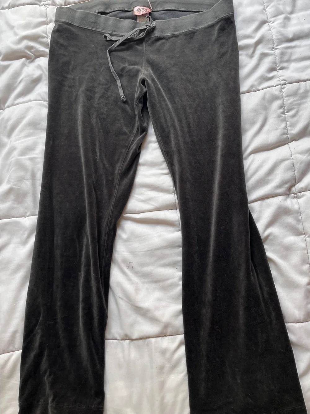 Vintage Juicy Couture Velour Track Pants
Women M - Grey - Y2K - Picture 3 of 4